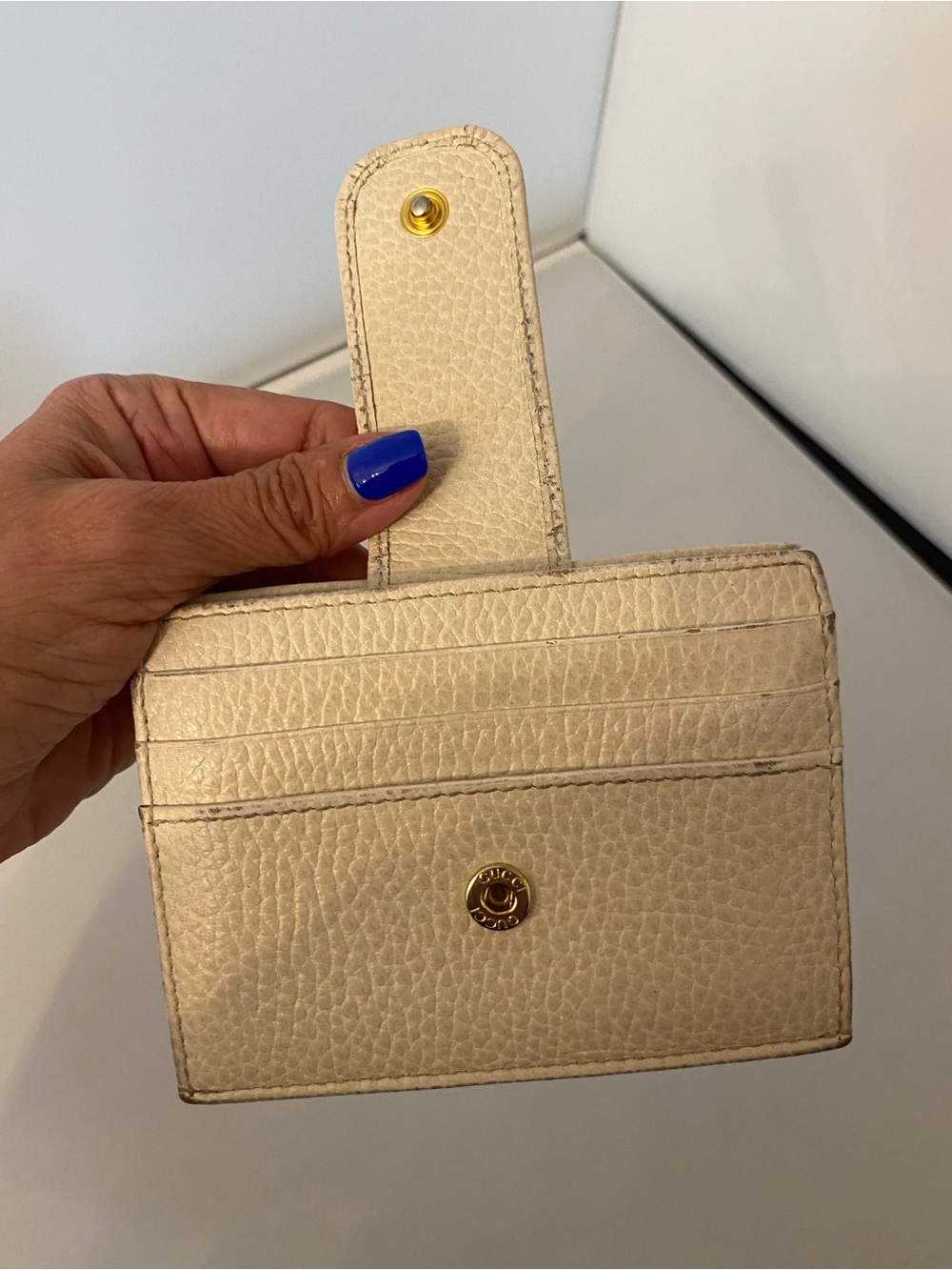 Gucci GG Maramont white leather Cream Card holder with Gold GG hardware - Picture 11 of 16